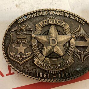 Dallas Police buckle